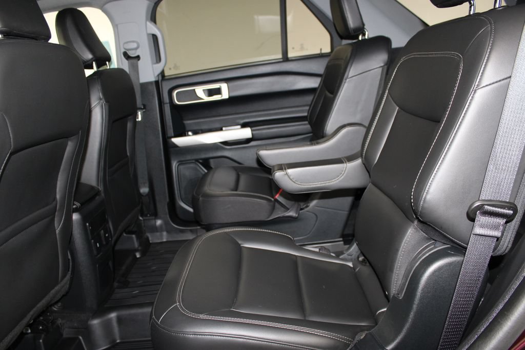 Used 2023 Ford Explorer XLT w/ Equipment Group 202A AWD/4WD image 26