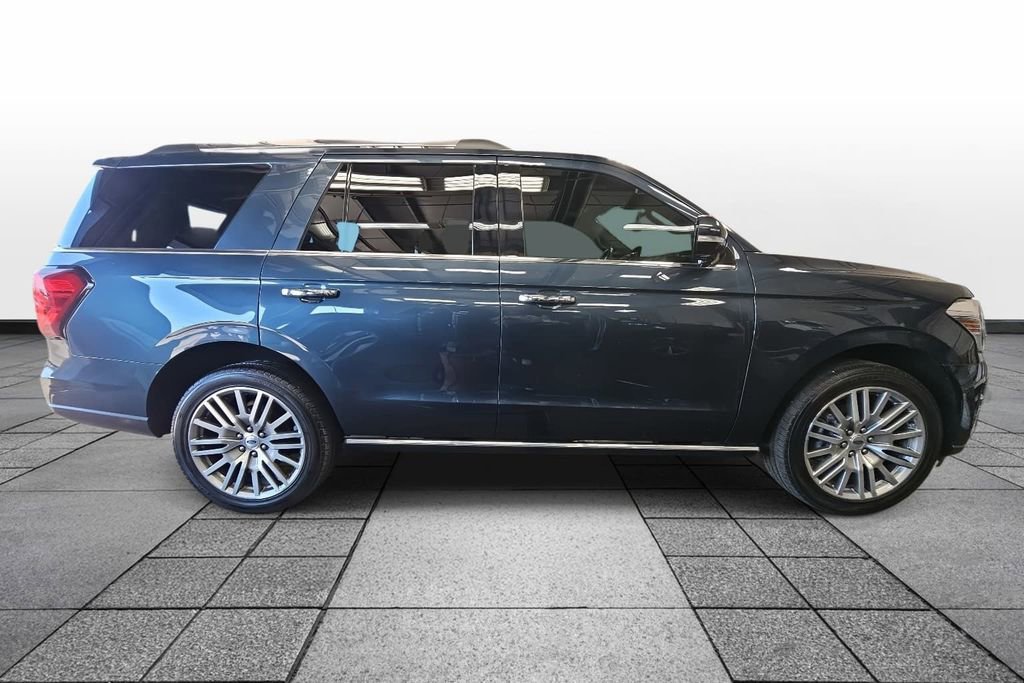 Used 2022 Ford Expedition Limited image 4