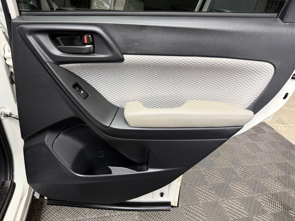 Used 2018 Subaru Forester 2.5i AWD/4WD image 46