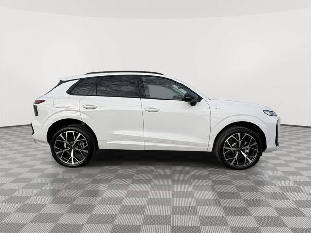 Certified 2026 Audi Q3 quattro 2.0T w/ 20" Wheel Package AWD/4WD image 6