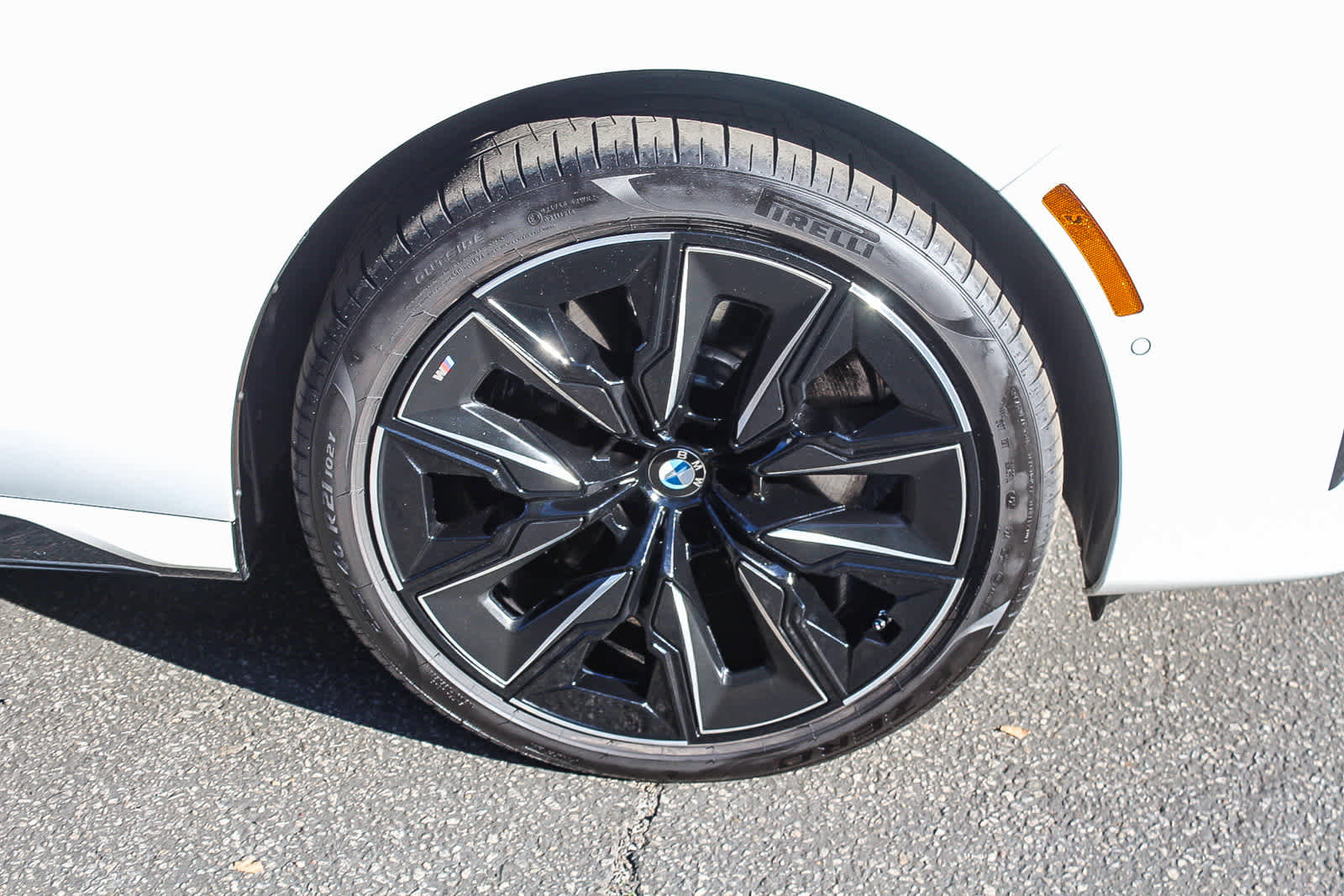 Used 2025 BMW 740i 740i w/ Premium Package image 8