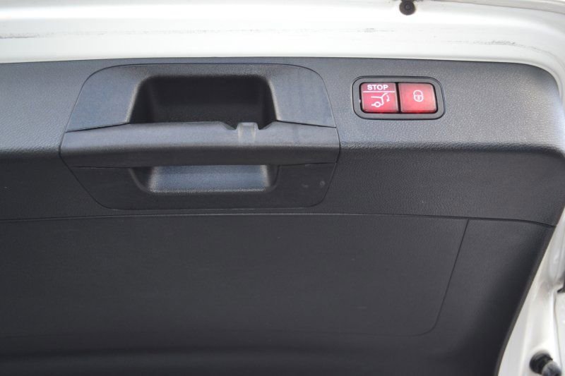 Used 2016 Mercedes-Benz GLC 300 4MATIC image 33