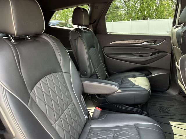 Used 2024 Buick Enclave Avenir w/ Avenir Technology Package image 27