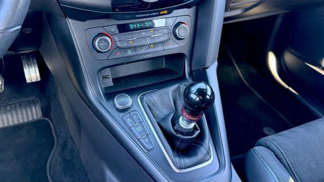 Used 2017 Ford Focus RS image 36
