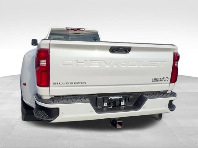 Used 2024 Chevrolet Silverado 3500 High Country w/ Technology Package AWD/4WD image 6