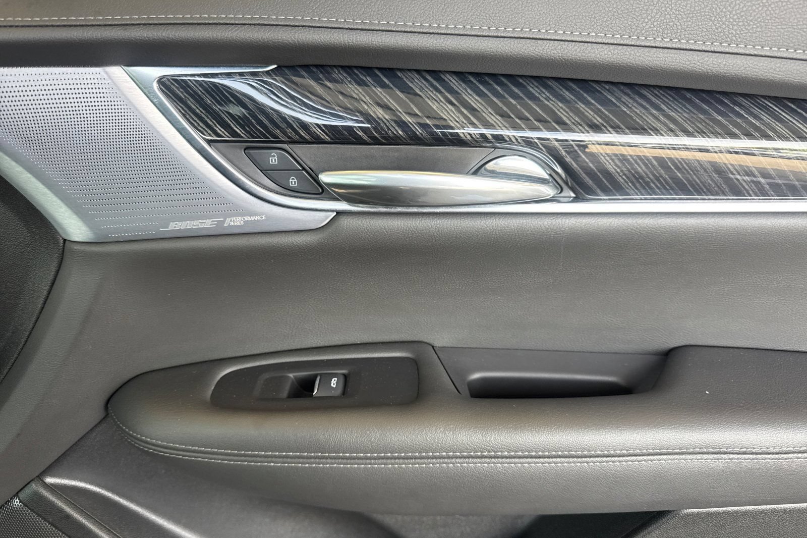Certified 2025 Cadillac XT6 Premium Luxury FWD image 21
