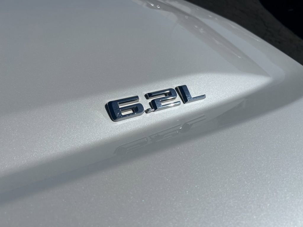 Used 2020 Chevrolet Silverado 1500 High Country w/ Technology Package image 11