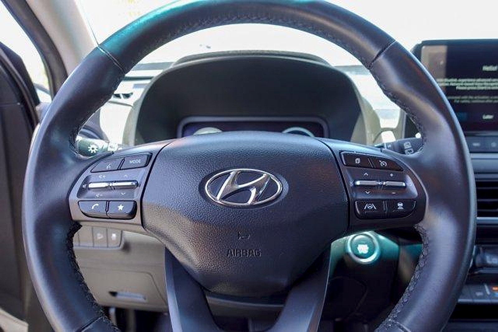 Used 2023 Hyundai Kona Limited FWD image 14