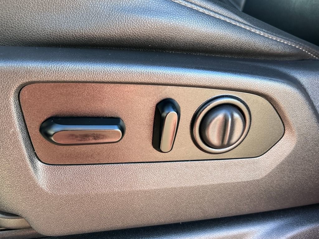 Used 2021 Chevrolet Silverado 1500 LT Trail Boss w/ Convenience Package II image 19