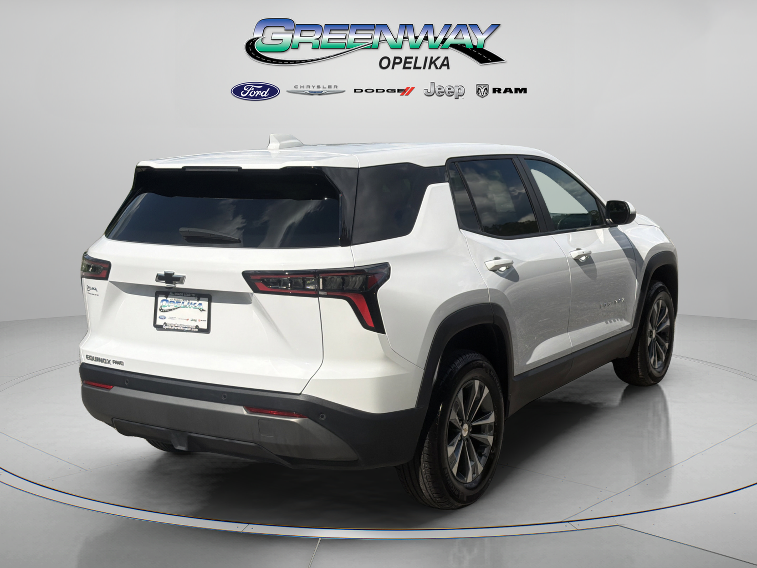 Used 2025 Chevrolet Equinox LT AWD/4WD image 3