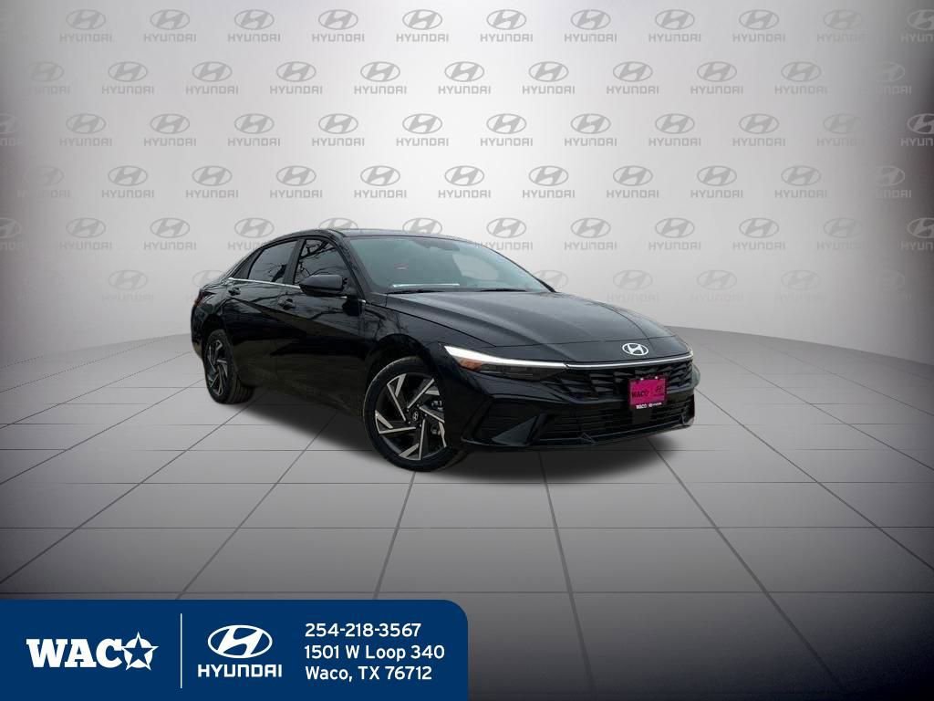 Used 2025 Hyundai Elantra Sport image 3
