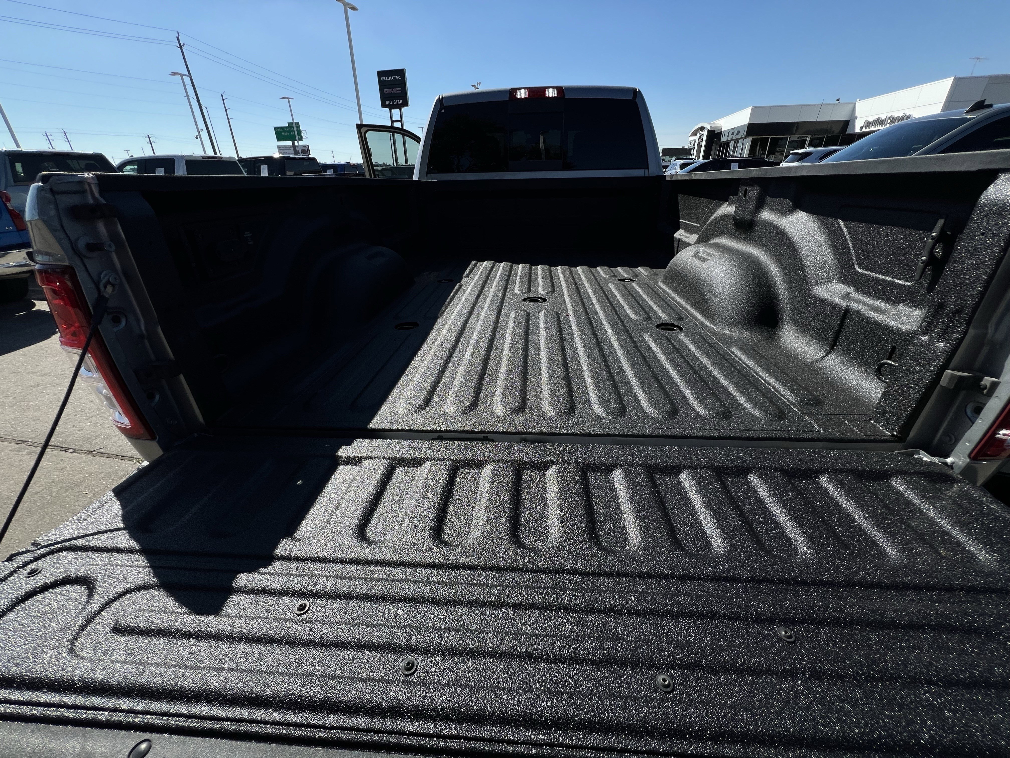 Used 2024 RAM 3500 Tradesman w/ Chrome Appearance Group image 30