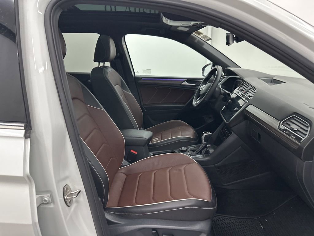 Used 2024 Volkswagen Tiguan SEL R-Line image 29