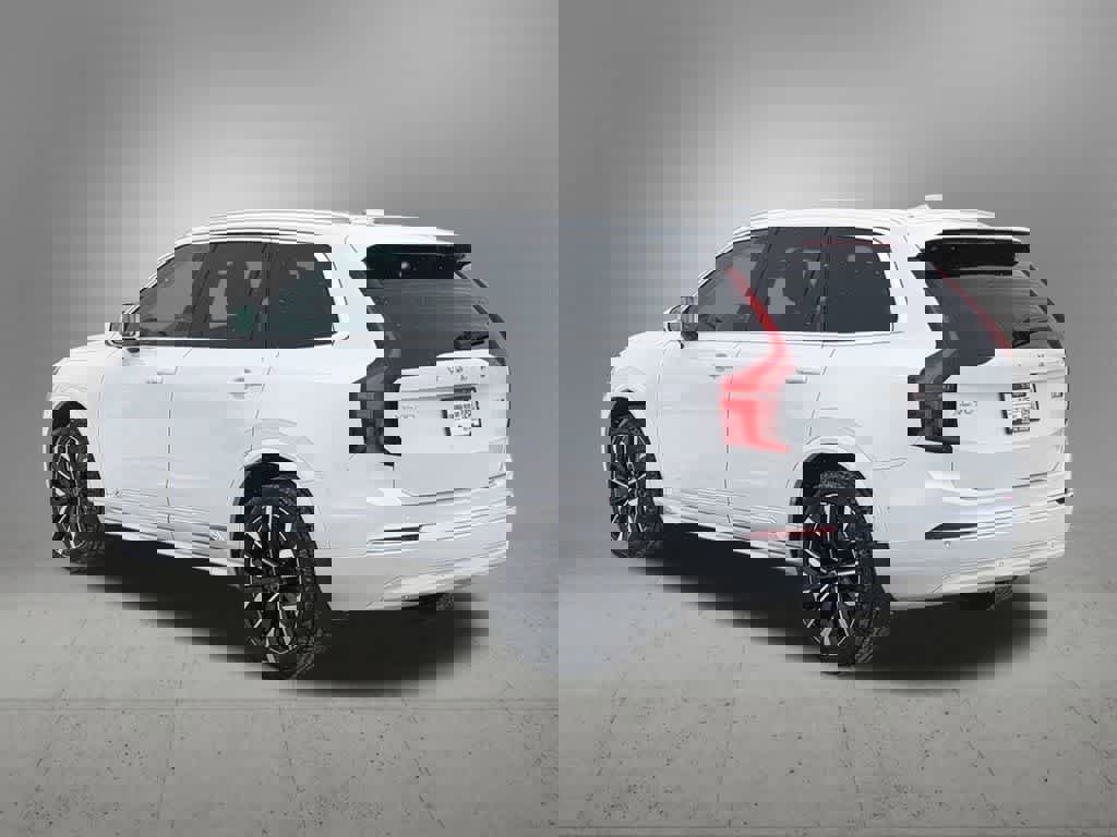 New 2025 Volvo XC90 B5 Plus w/ Protection Package Premier image 4