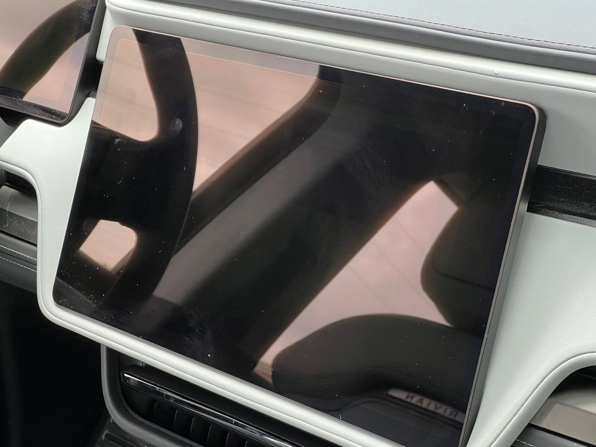Used 2024 Rivian R1S Adventure AWD/4WD image 34