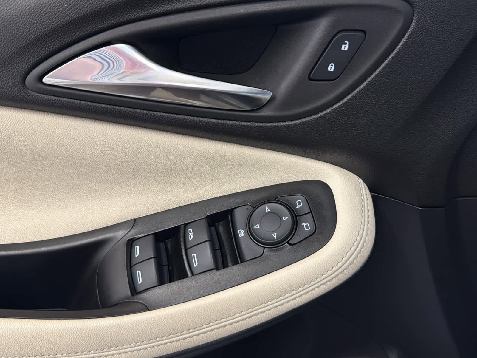 Certified 2023 Buick Encore GX Preferred w/ Cold Weather Comfort Package image 17