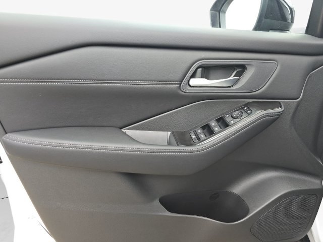 New 2027 Nissan Rogue Dark Armor FWD image 27