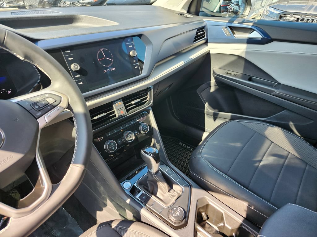 Certified 2024 Volkswagen Taos SE AWD/4WD image 9