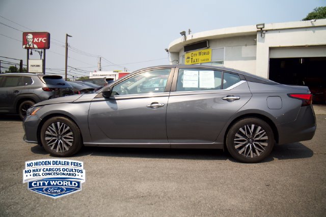 Used 2025 Nissan Altima 2.5 SV FWD image 7
