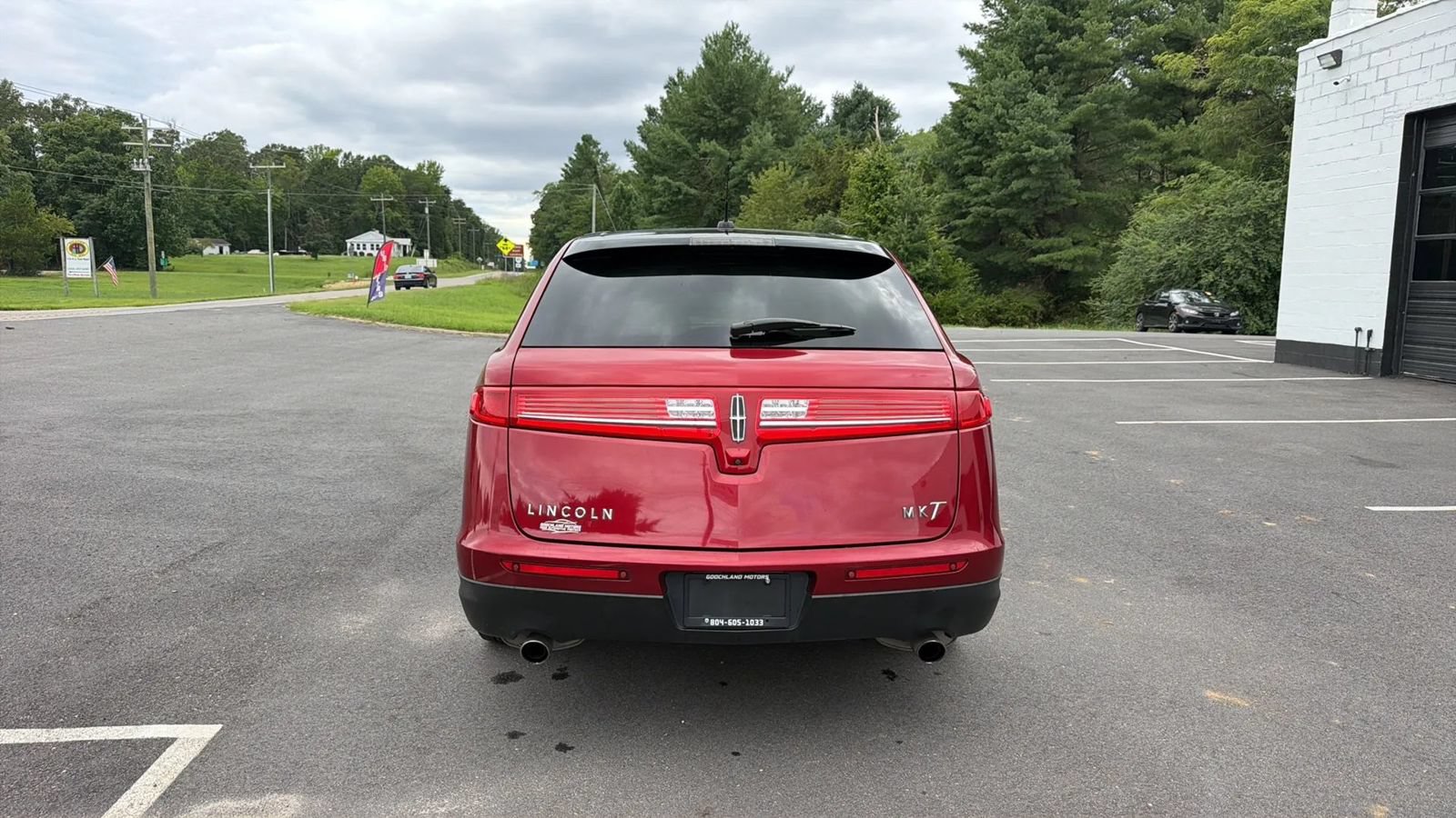 Used 2019 Lincoln MKT AWD image 6
