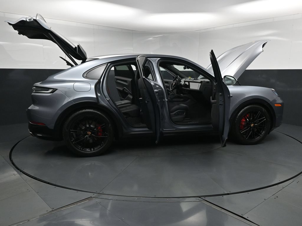 New 2026 Porsche Cayenne GTS AWD/4WD image 33