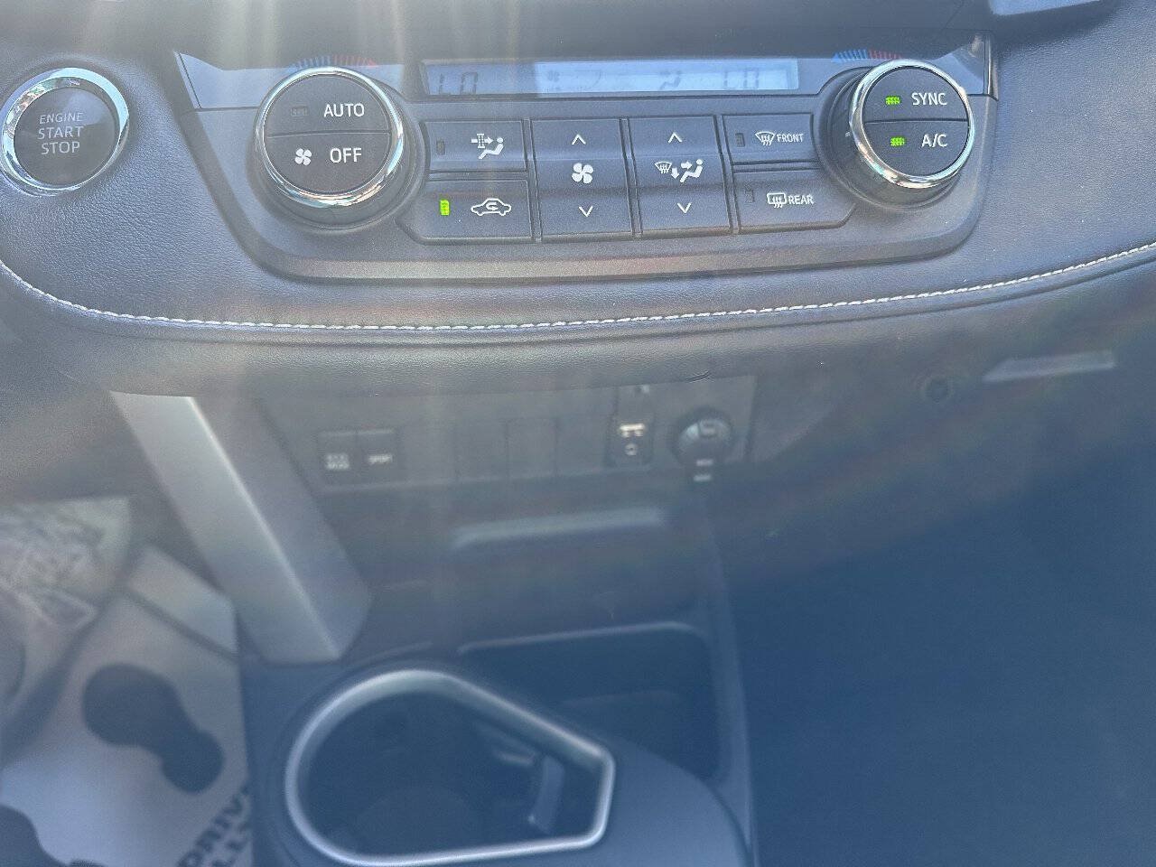 Used 2018 Toyota RAV4 XLE w/ Plus Extra Value Package AWD/4WD image 12