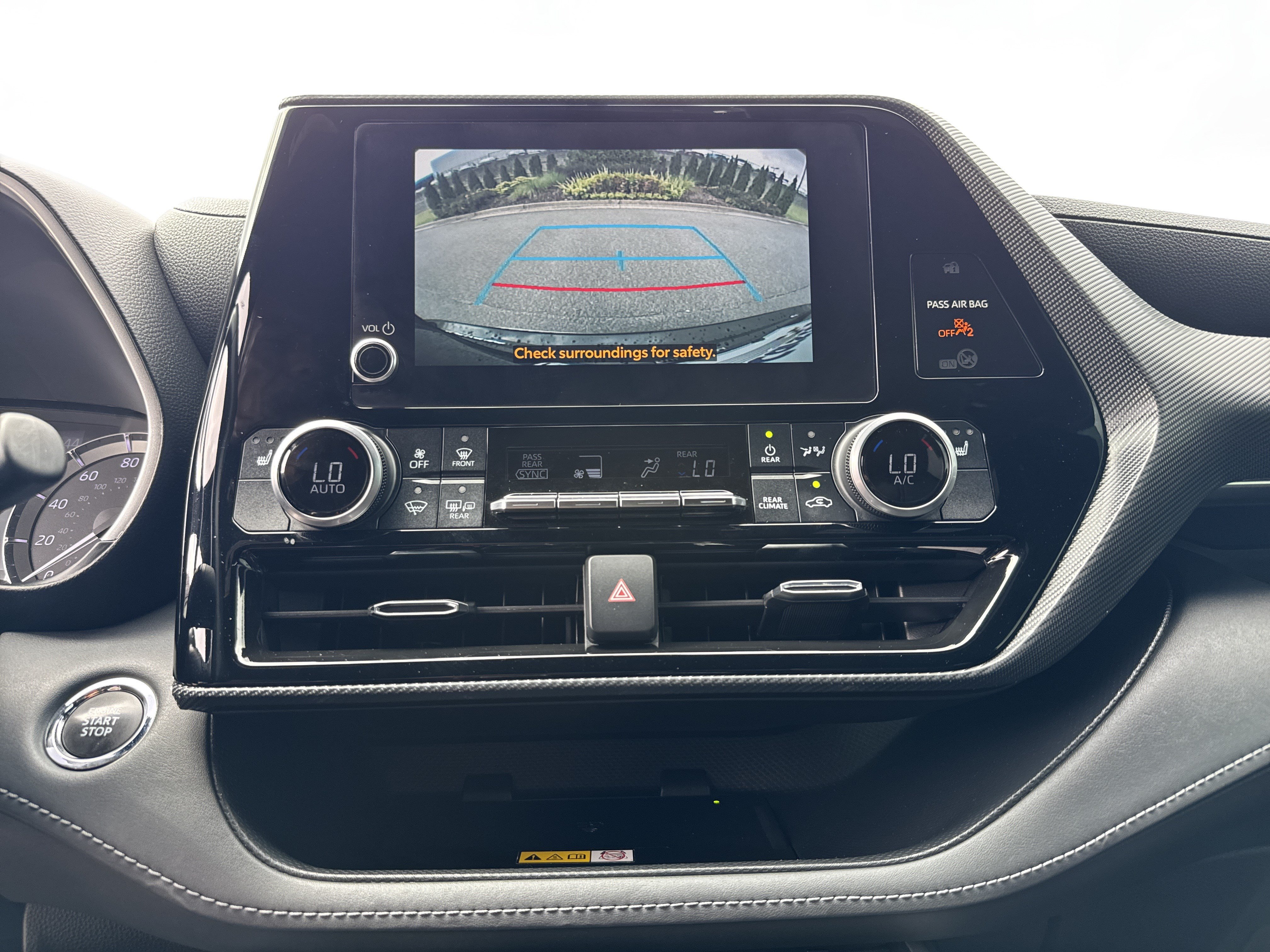 Used 2023 Toyota Highlander XSE AWD/4WD image 22