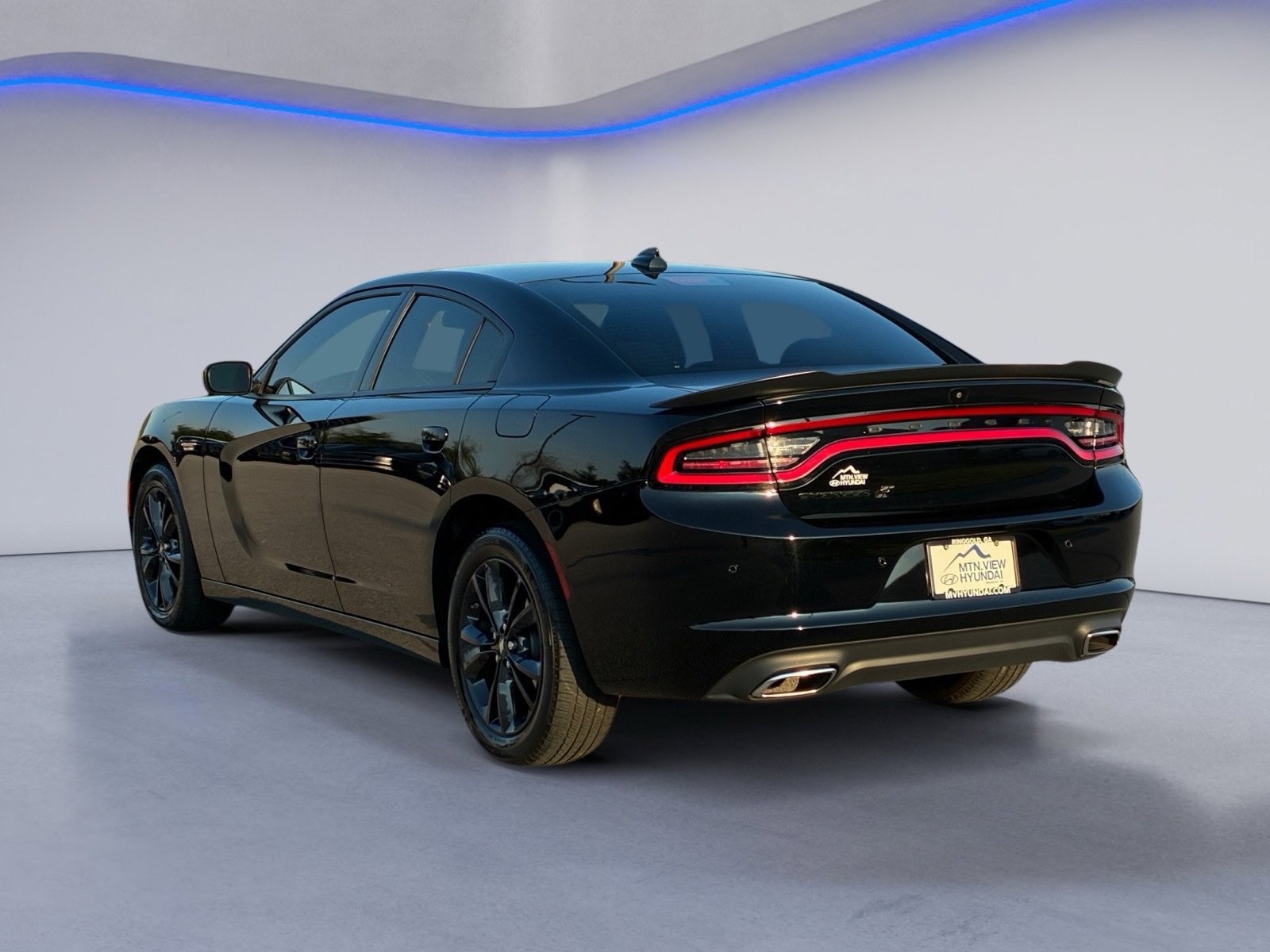 Used 2023 Dodge Charger SXT w/ Blacktop Package AWD/4WD image 3