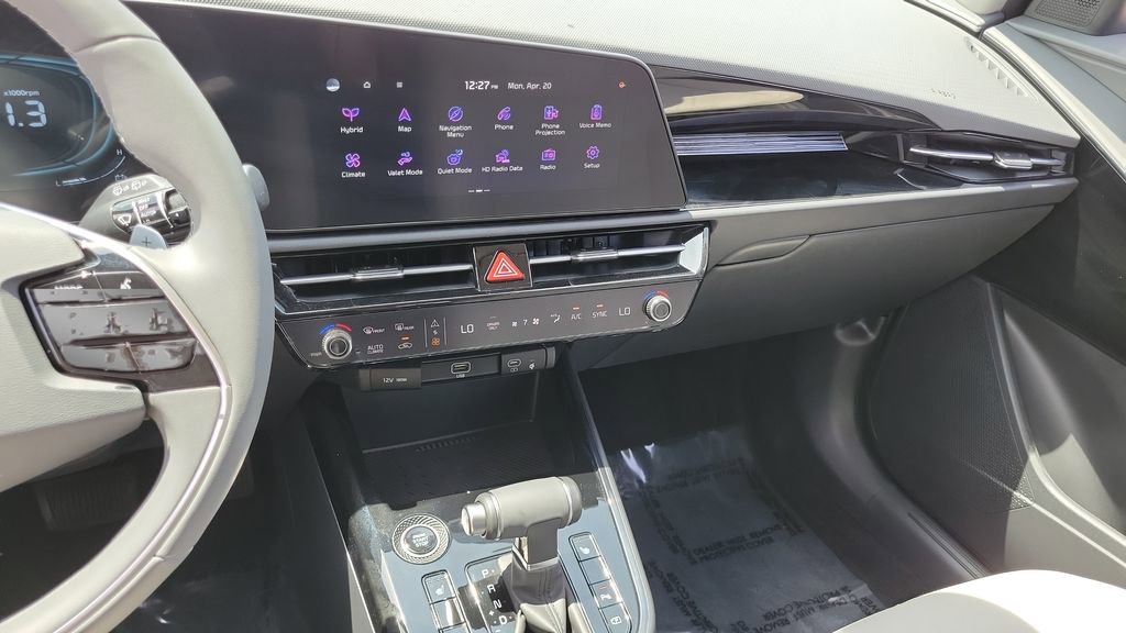 Used 2025 Kia Niro EX FWD image 22