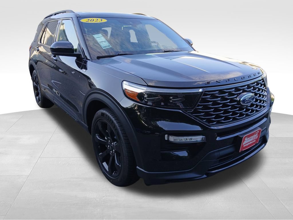 Used 2023 Ford Explorer ST-Line w/ Class IV Trailer Tow Package AWD/4WD image 8