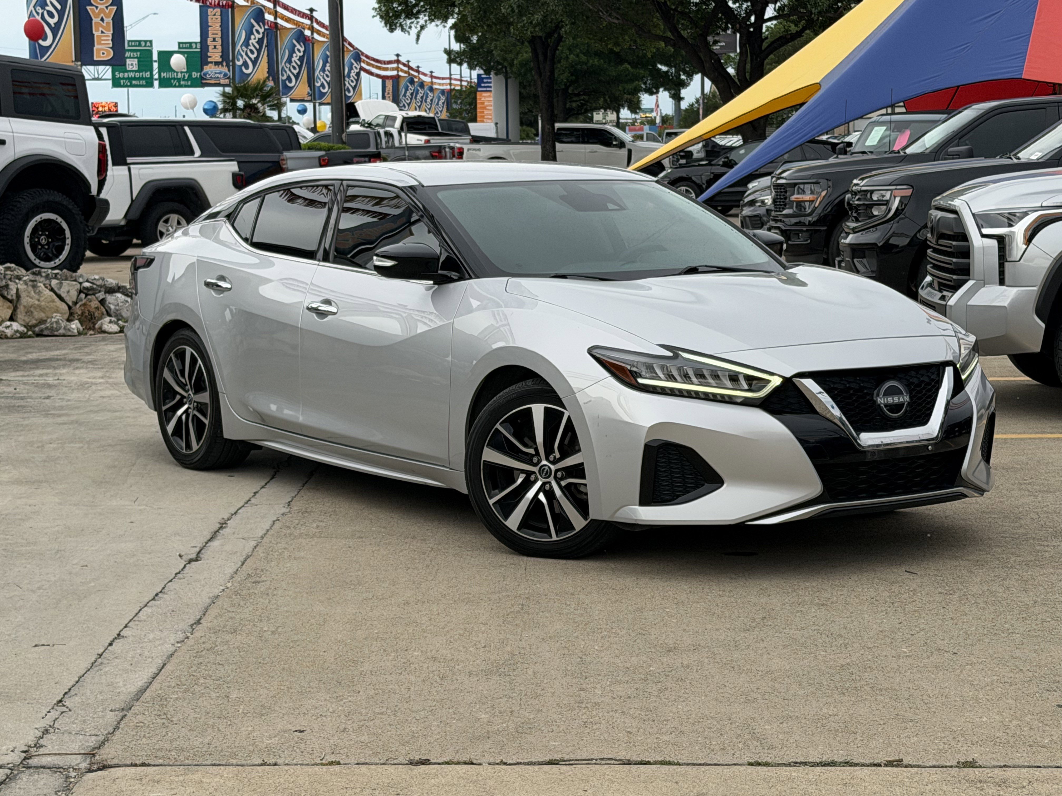 Used 2023 Nissan Maxima SV w/ Floor Mat Group FWD image 1
