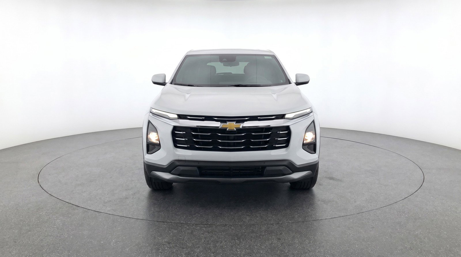 Used 2025 Chevrolet Equinox LT FWD image 2