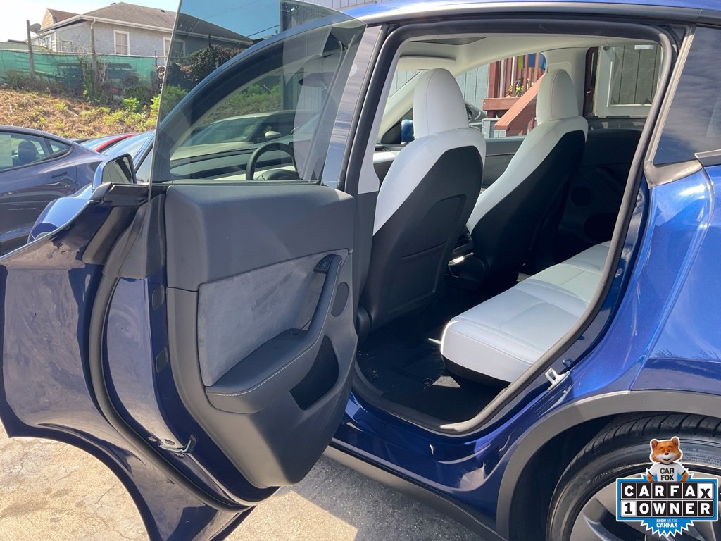 Used 2024 Tesla Model Y Performance AWD/4WD image 24