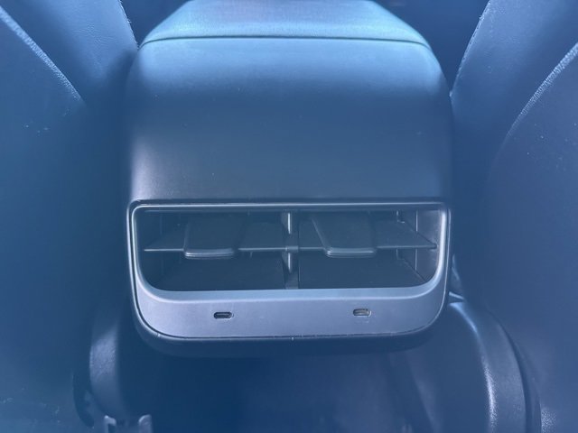Used 2020 Tesla Model Y Long Range image 17