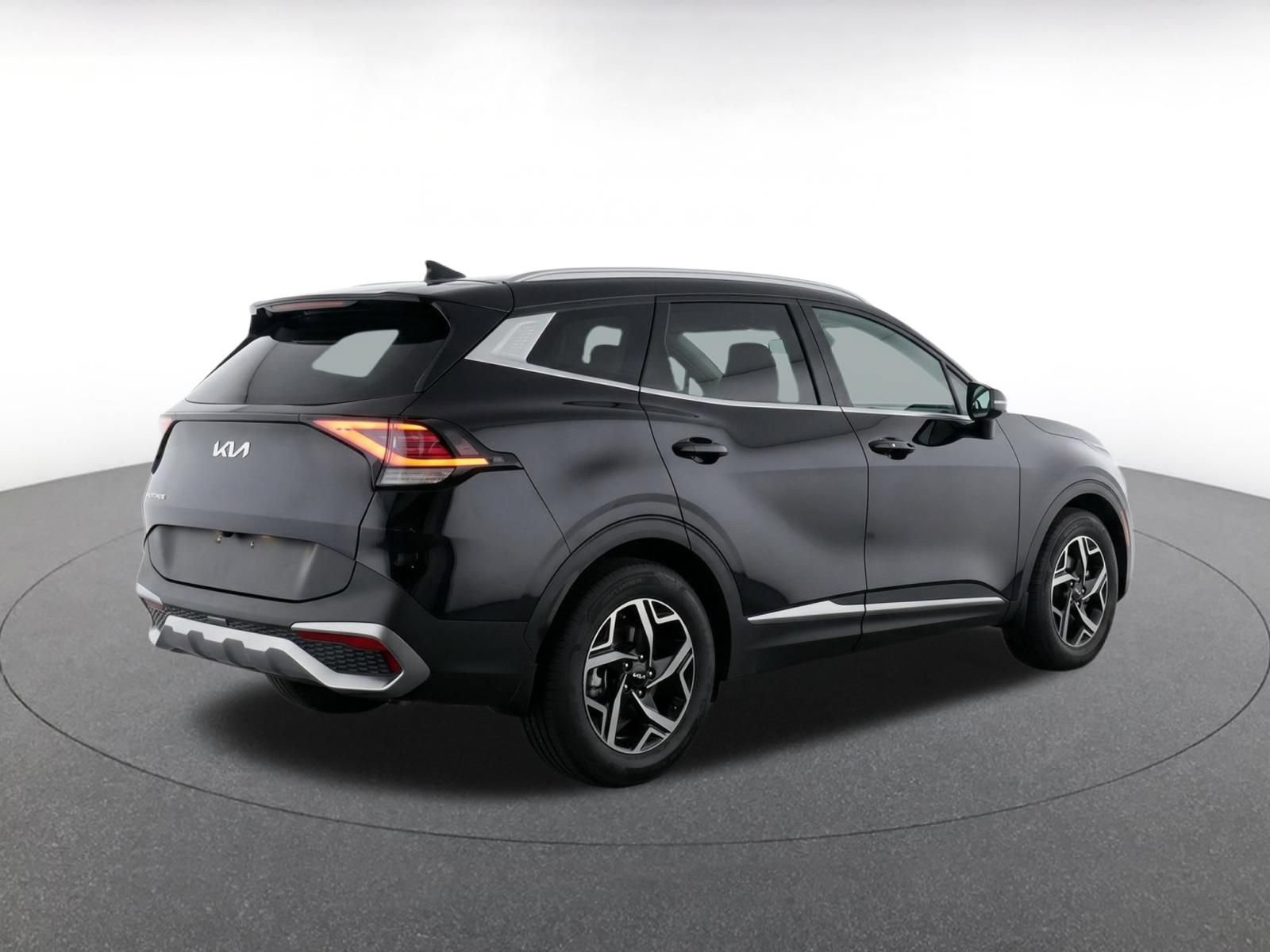 Used 2025 Kia Sportage LX FWD image 9