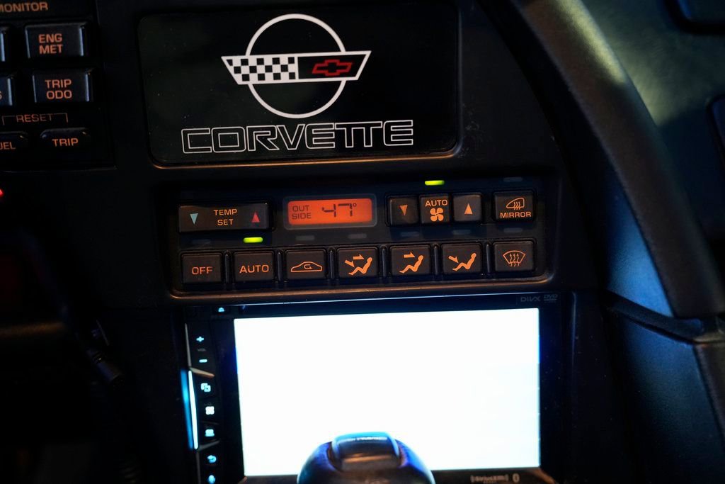 Used 1992 Chevrolet Corvette Convertible image 59