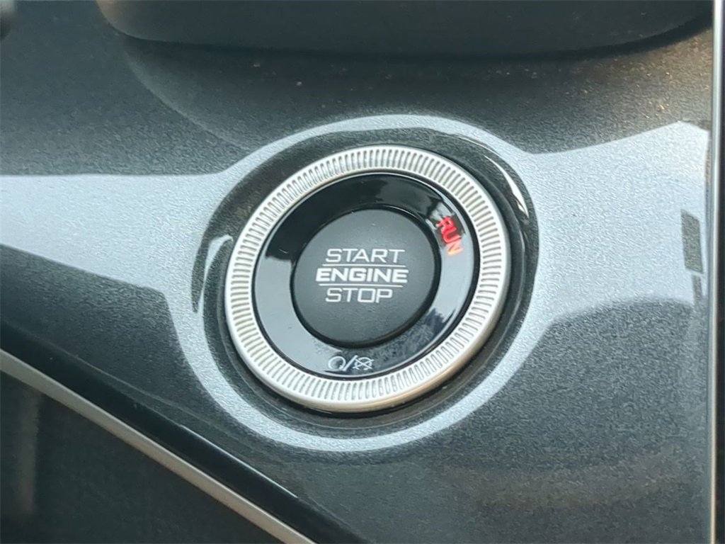 Used 2023 Jeep Grand Cherokee Altitude image 28