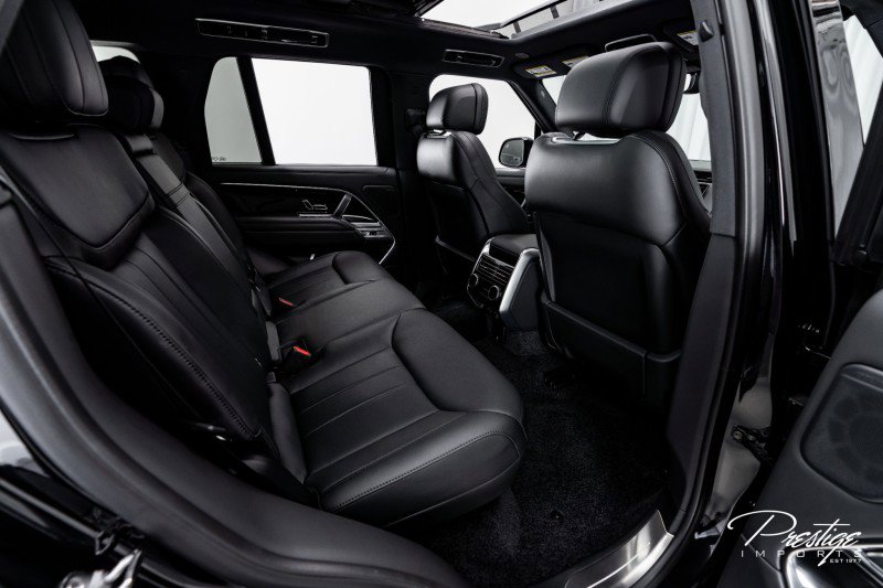 Used 2025 Land Rover Range Rover SE image 50