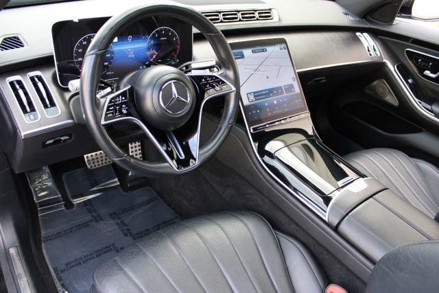Used 2022 Mercedes-Benz S 500 4MATIC w/ AMG Line Package image 9