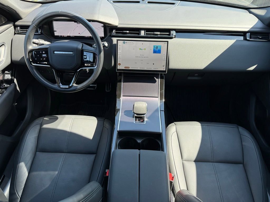 Certified 2026 Land Rover Range Rover Velar Dynamic SE AWD/4WD image 15