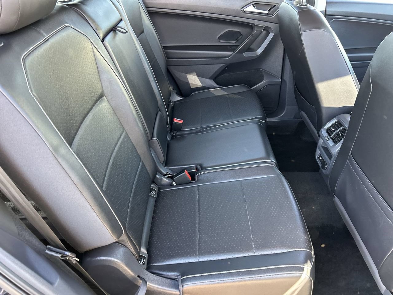 Used 2021 Volkswagen Tiguan SE FWD image 11