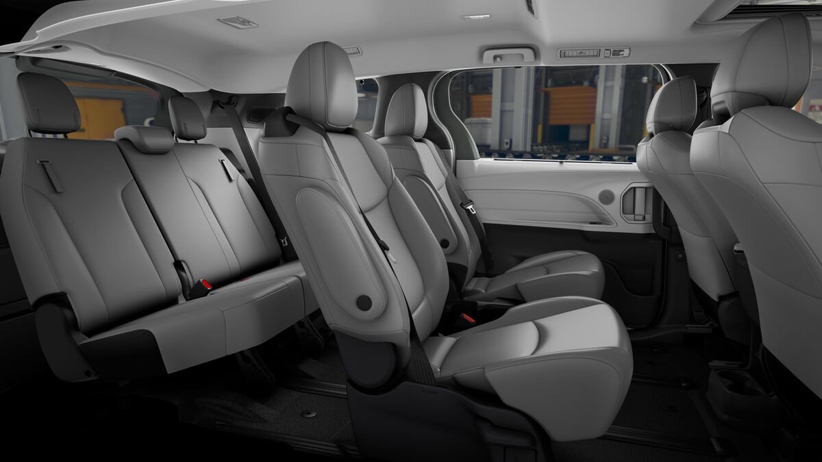 New 2026 Toyota Sienna XLE FWD image 21