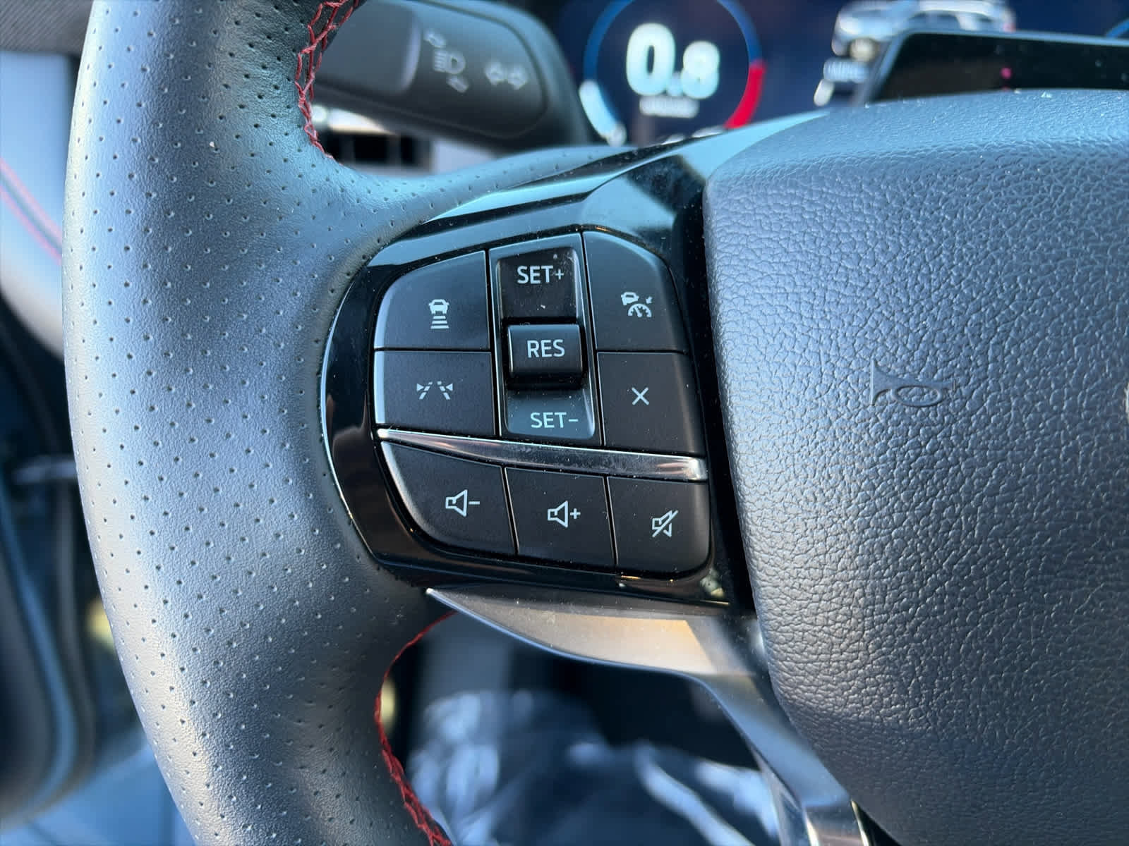 Used 2025 Ford Explorer ST-Line image 12