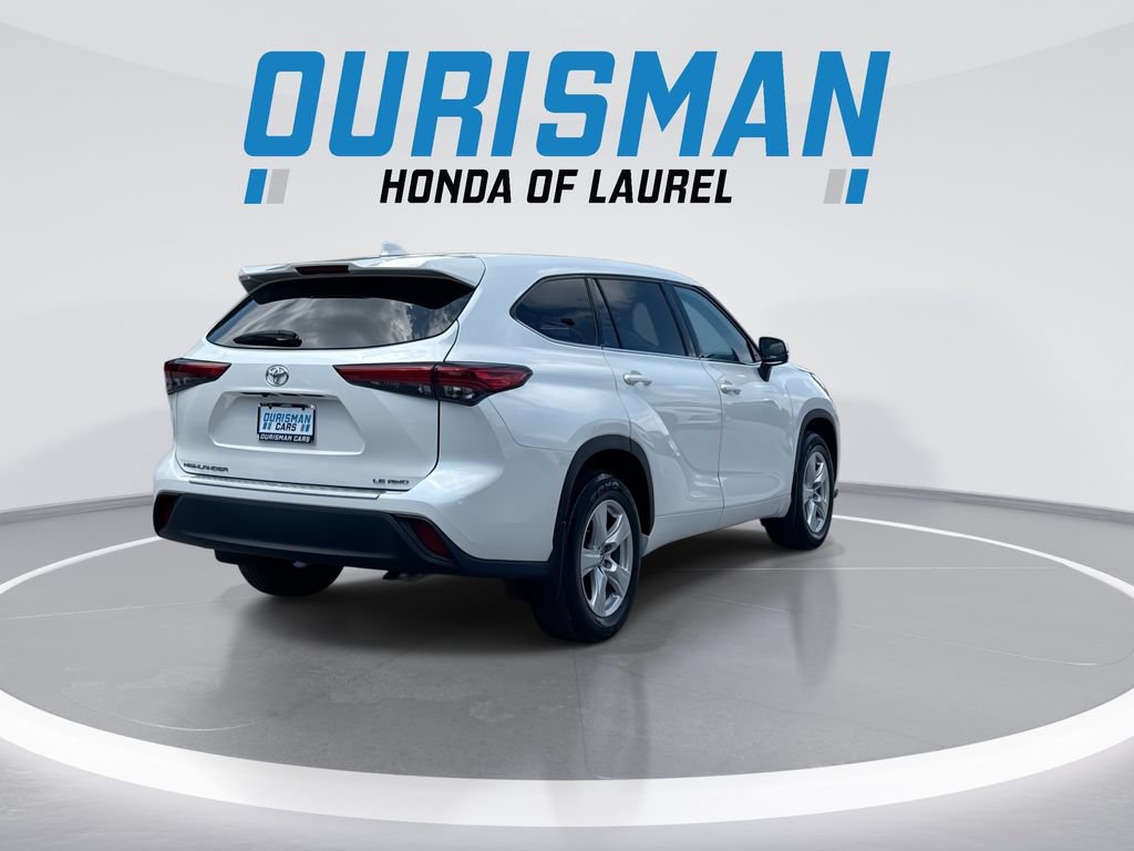 Used 2021 Toyota Highlander LE AWD/4WD image 8