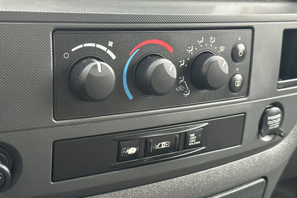 Used 2009 Dodge Ram 2500 Truck SLT w/ Trailer Tow Group RWD image 18