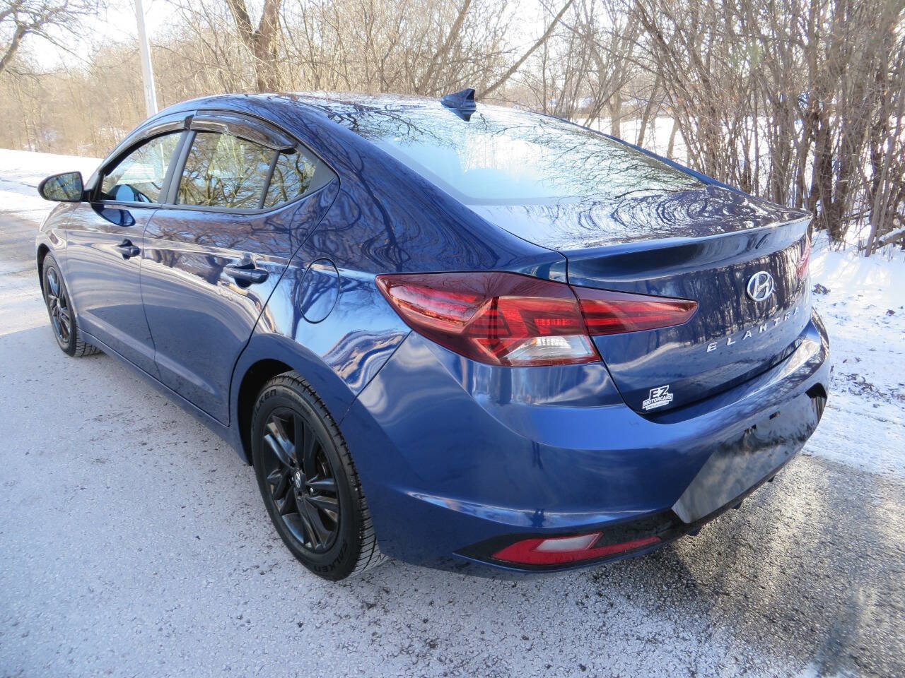 Used 2019 Hyundai Elantra SEL image 3
