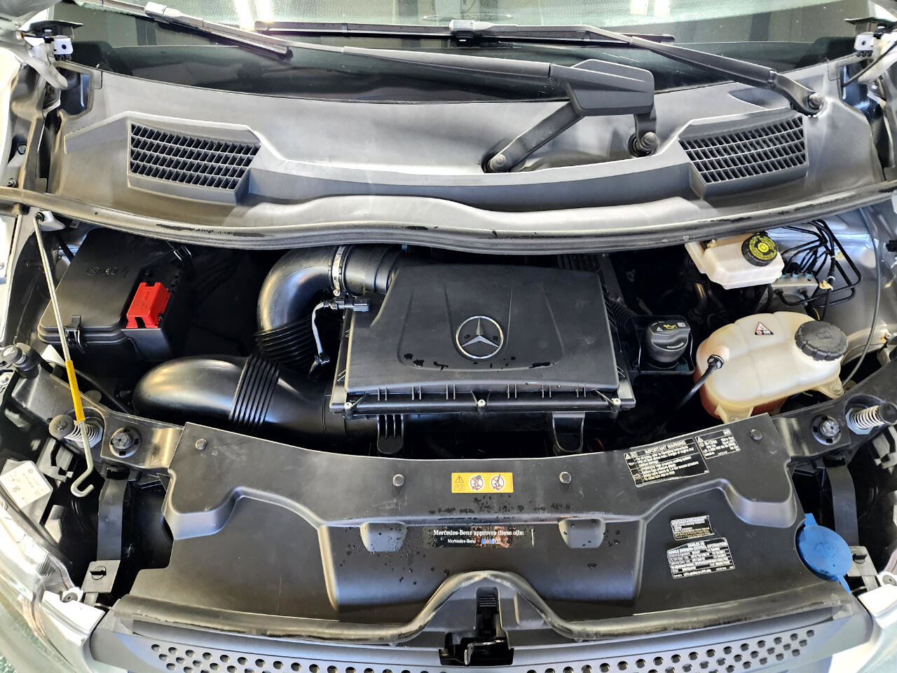 Used 2018 Mercedes-Benz Metris Passenger image 38