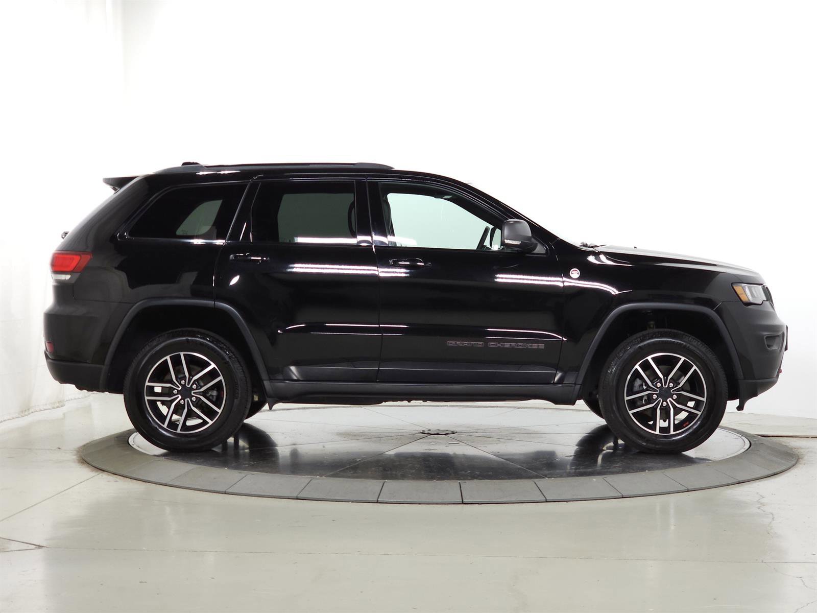 Used 2020 Jeep Grand Cherokee Trailhawk AWD/4WD image 10