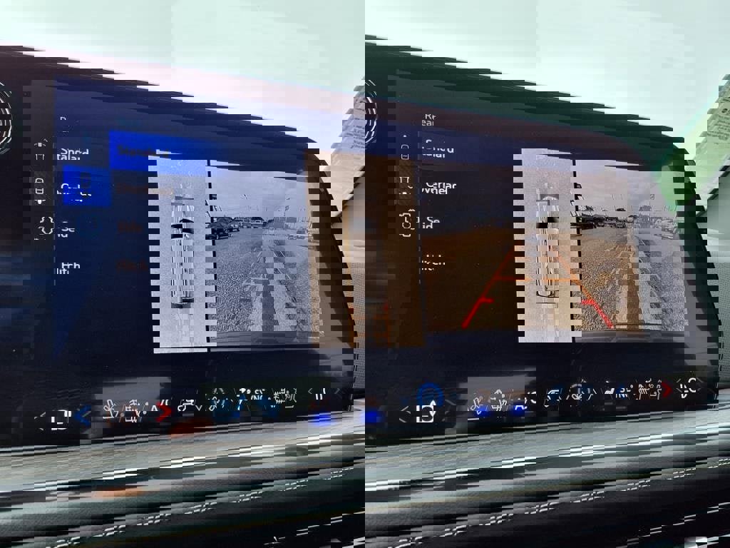 New 2025 Chevrolet Suburban Premier image 13