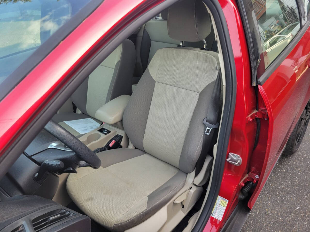 Used 2012 Ford Focus SE FWD image 7